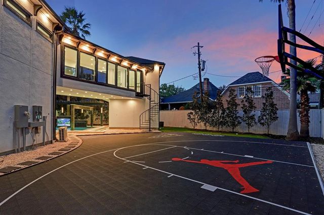 5158 Huckleberry Circle, Houston, TX 77056