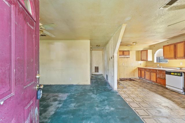 9409 Kentshire Drive, Houston, TX 77078