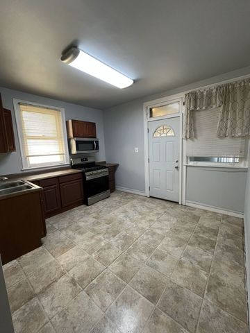 8019 S Vernon Avenue 2, Chicago, IL 60619