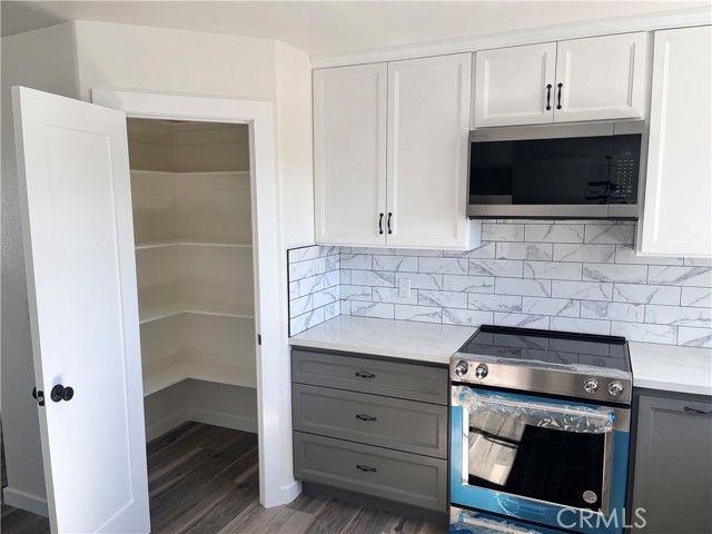 21305 Wren Street, Apple Valley, CA 92308