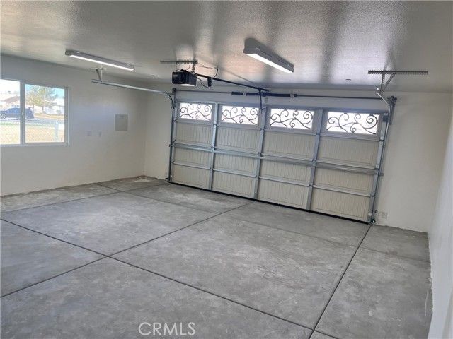 21305 Wren Street, Apple Valley, CA 92308