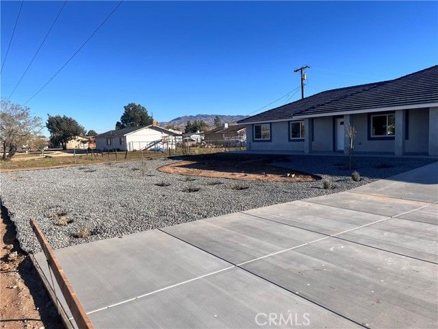 21305 Wren Street, Apple Valley, CA 92308