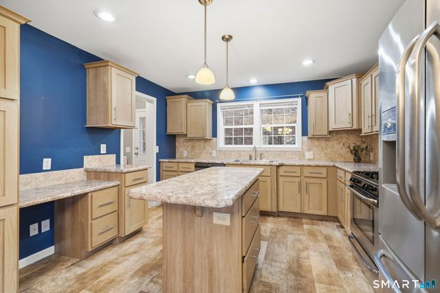 2 Greenlawn Drive, Danbury, CT 06810