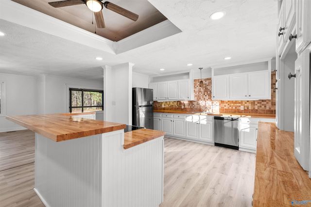 1107 Dale Drive, Glencoe, AL 35905