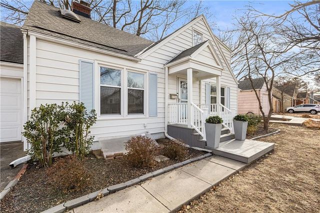 5925 Catalina Street, Fairway, KS 66205