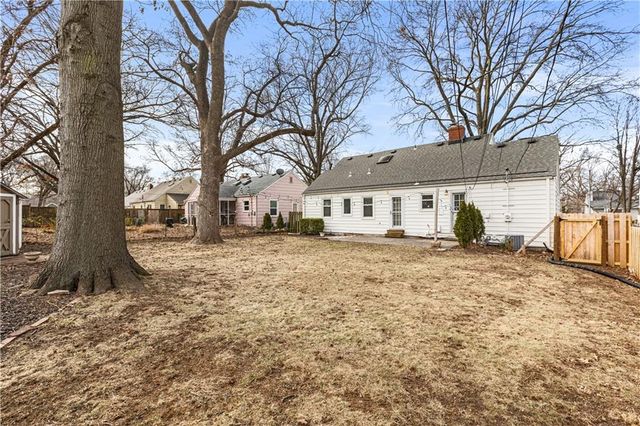 5925 Catalina Street, Fairway, KS 66205