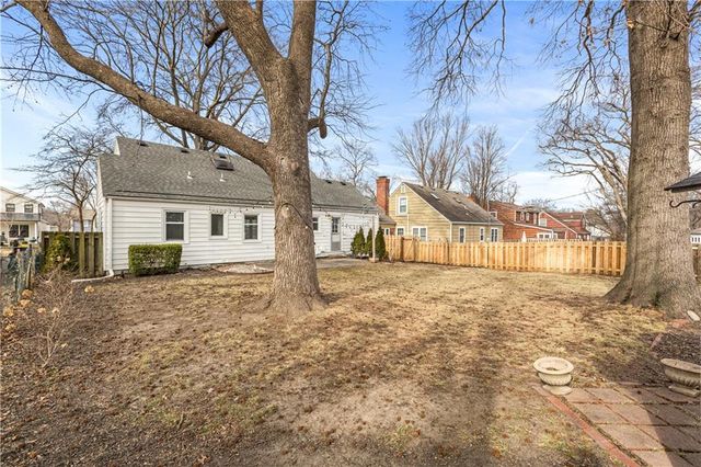 5925 Catalina Street, Fairway, KS 66205