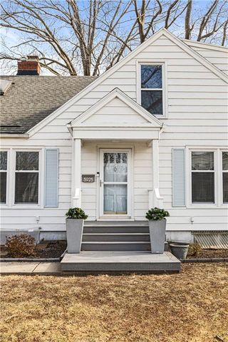 5925 Catalina Street, Fairway, KS 66205