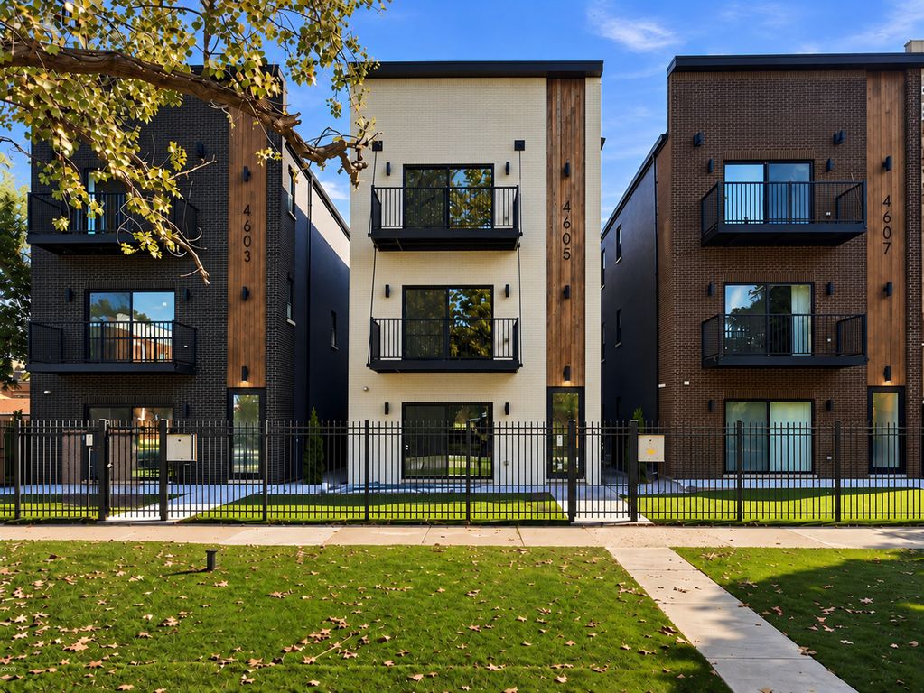 4607 S Prairie Avenue 1, Chicago, IL 60653 — exterior