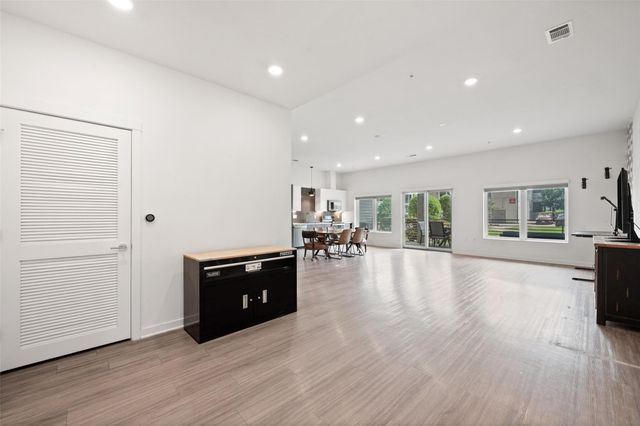 4361 S Congress Ave 111, Austin, TX 78745