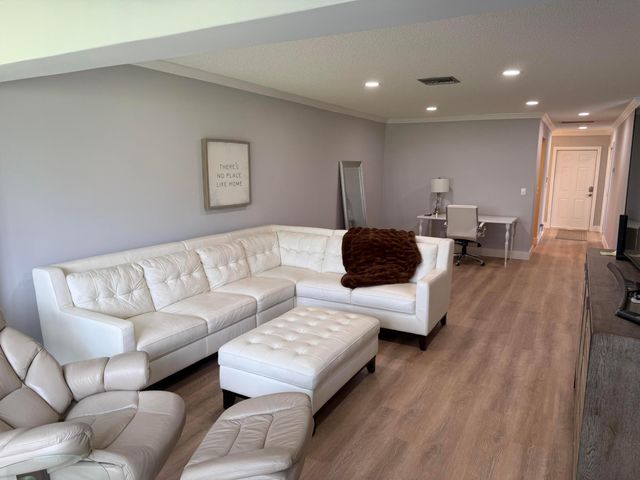 2521 Pansey Lane 7-a, Delray Beach, FL 33445