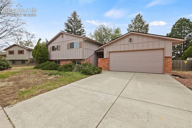 5427 Saddle Horn Avenue, Colorado Springs, CO 80915