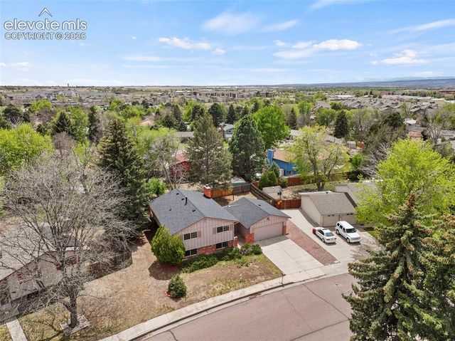 5427 Saddle Horn Avenue, Colorado Springs, CO 80915
