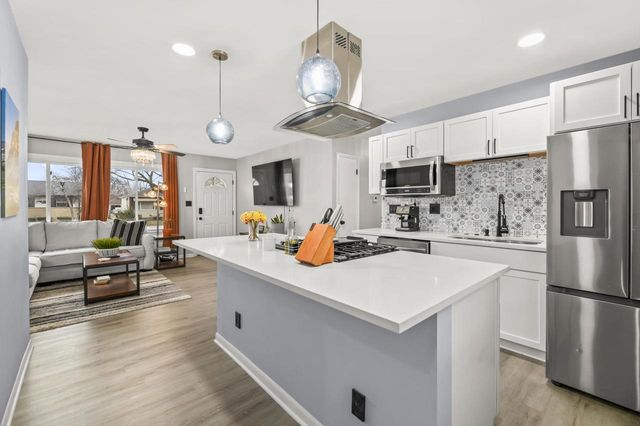 8126 W Glen AVENUE, Milwaukee, WI 53218