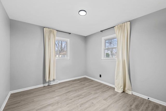 8126 W Glen AVENUE, Milwaukee, WI 53218