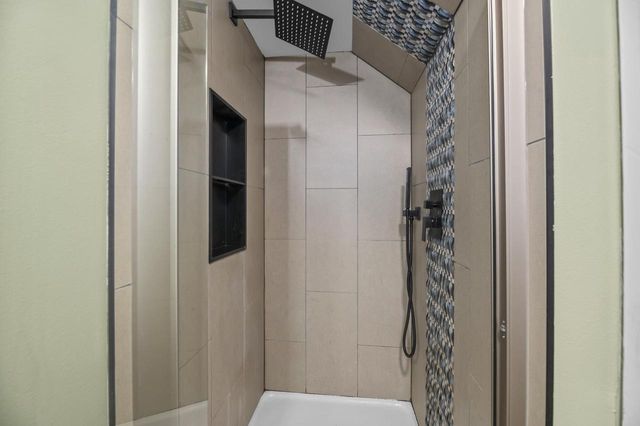 8126 W Glen AVENUE, Milwaukee, WI 53218