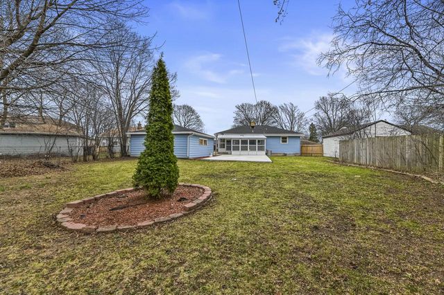 8126 W Glen AVENUE, Milwaukee, WI 53218