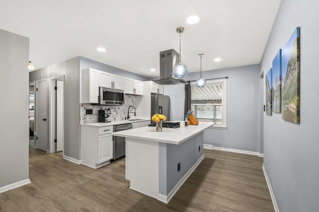 8126 W Glen AVENUE, Milwaukee, WI 53218