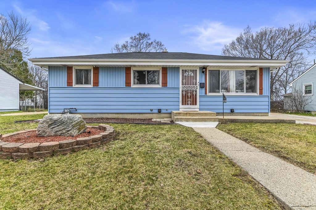 8126 W Glen AVENUE, Milwaukee, WI 53218