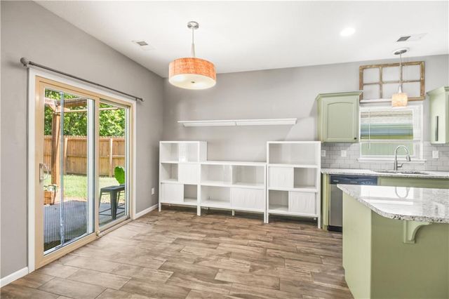 618 NW Walnut Street, Grain Valley, MO 64029