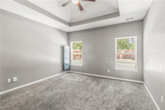 618 NW Walnut Street, Grain Valley, MO 64029