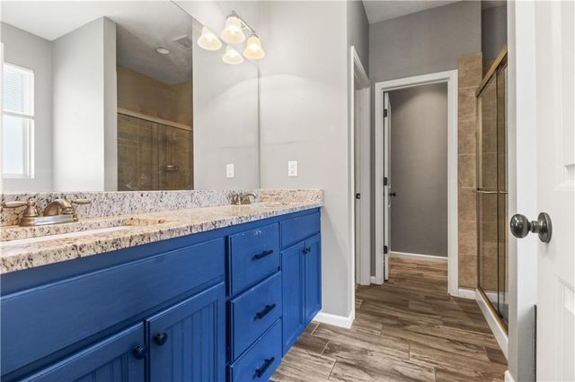 618 NW Walnut Street, Grain Valley, MO 64029