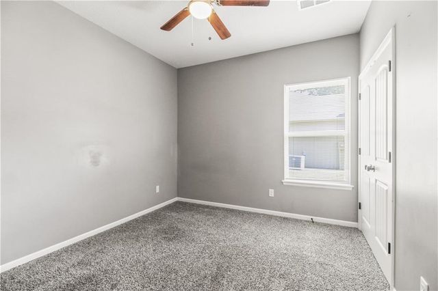 618 NW Walnut Street, Grain Valley, MO 64029
