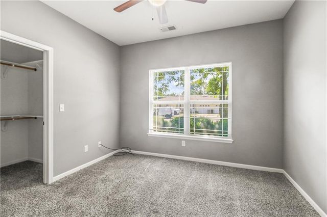 618 NW Walnut Street, Grain Valley, MO 64029
