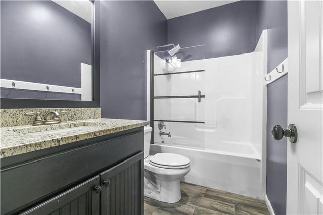618 NW Walnut Street, Grain Valley, MO 64029