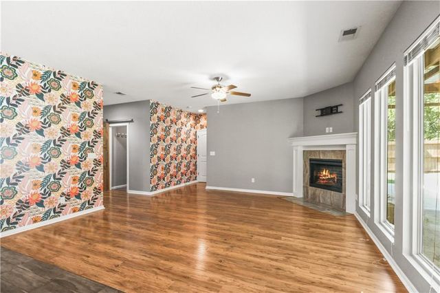 618 NW Walnut Street, Grain Valley, MO 64029