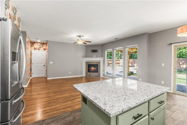 618 NW Walnut Street, Grain Valley, MO 64029