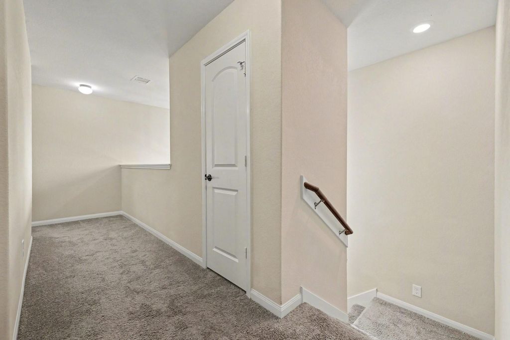 Image 17 of property listing at 7711 Boulder Sunstone Lane, Conroe, TX 77304