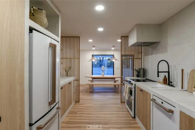 571 Ripon Avenue, Yucca Valley, CA 92284