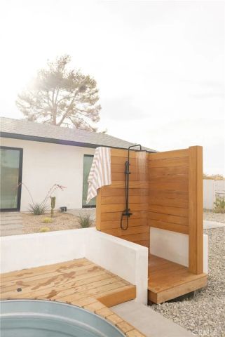 571 Ripon Avenue, Yucca Valley, CA 92284