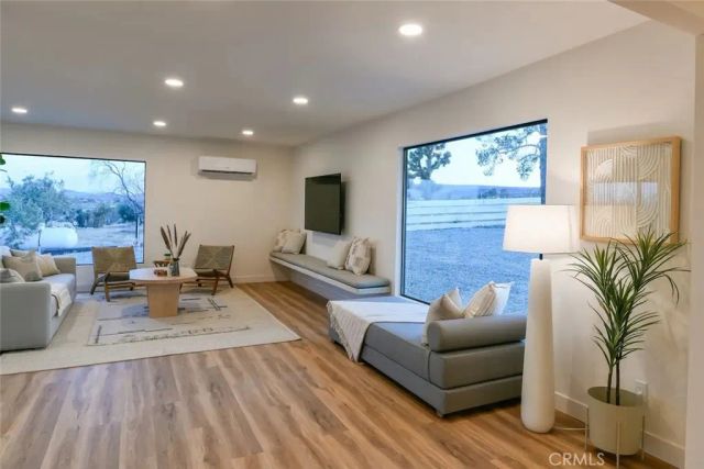 571 Ripon Avenue, Yucca Valley, CA 92284