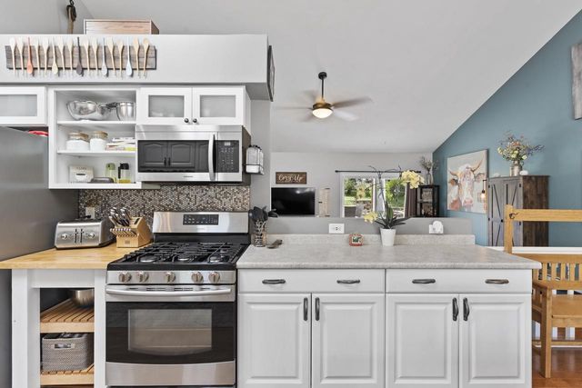 8140 S Waring DRIVE, Oak Creek, WI 53154