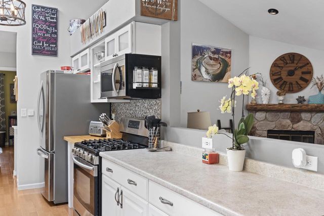 8140 S Waring DRIVE, Oak Creek, WI 53154
