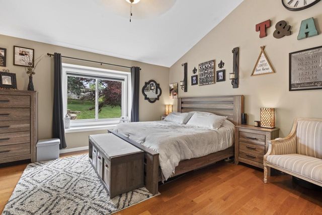 8140 S Waring DRIVE, Oak Creek, WI 53154