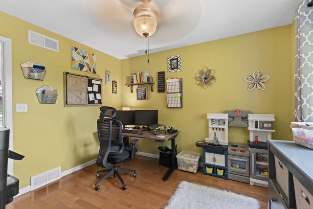8140 S Waring DRIVE, Oak Creek, WI 53154