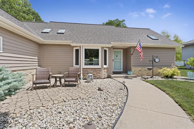 8140 S Waring DRIVE, Oak Creek, WI 53154