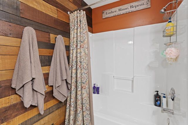 8140 S Waring DRIVE, Oak Creek, WI 53154