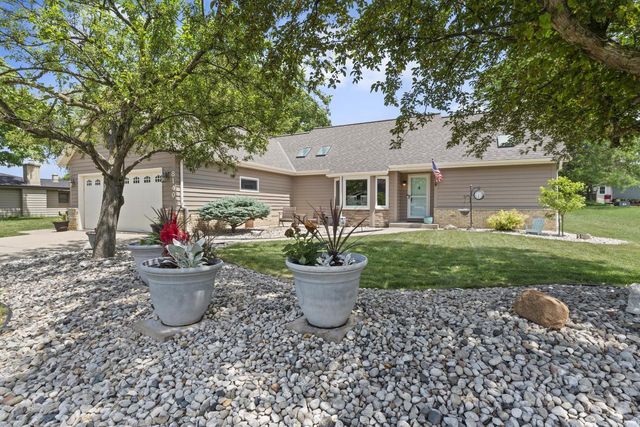 8140 S Waring DRIVE, Oak Creek, WI 53154