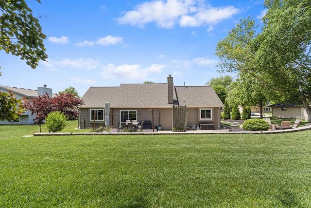 8140 S Waring DRIVE, Oak Creek, WI 53154