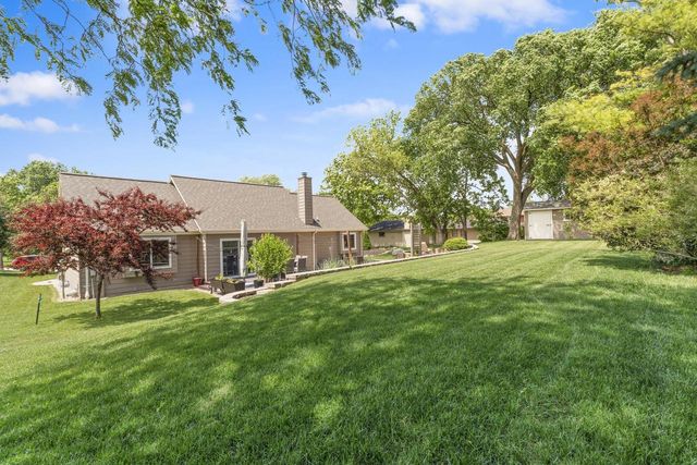8140 S Waring DRIVE, Oak Creek, WI 53154