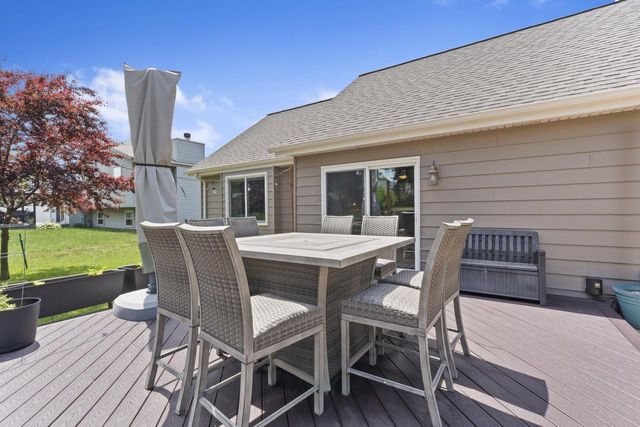 8140 S Waring DRIVE, Oak Creek, WI 53154