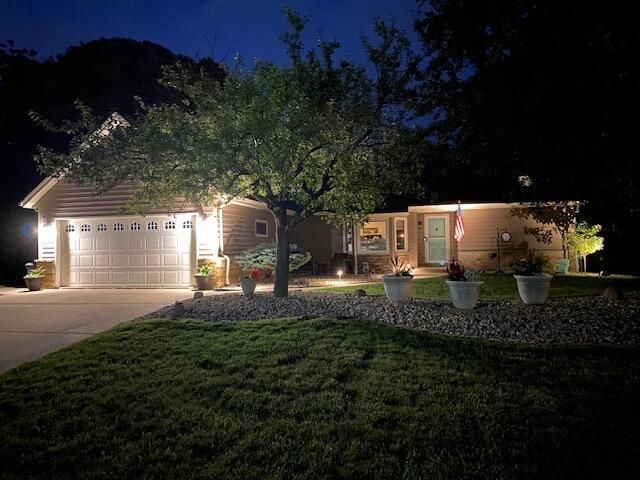 8140 S Waring DRIVE, Oak Creek, WI 53154