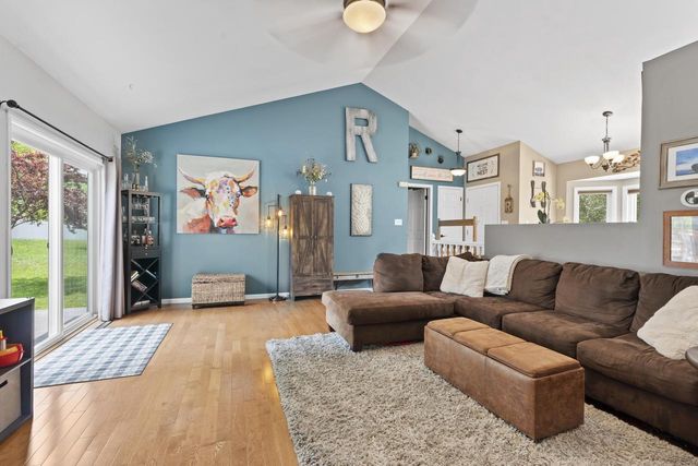 8140 S Waring DRIVE, Oak Creek, WI 53154