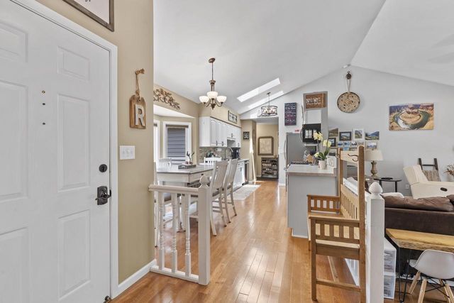 8140 S Waring DRIVE, Oak Creek, WI 53154