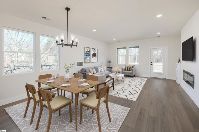 12 Pine Drive, Taylors, SC 29687