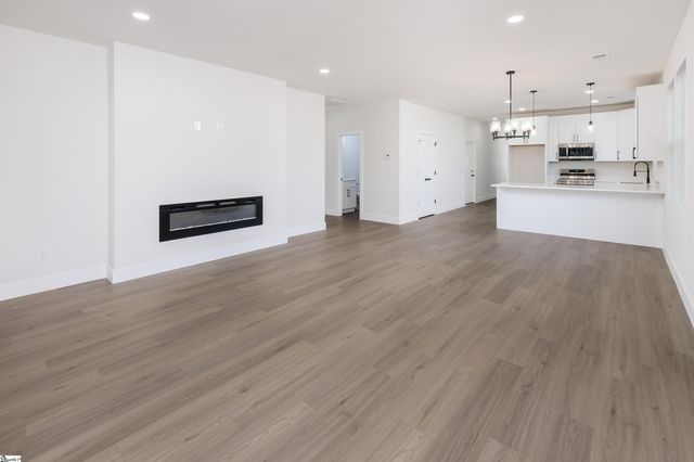 12 Pine Drive, Taylors, SC 29687